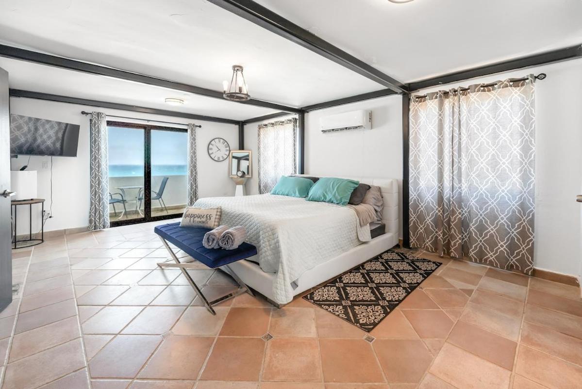 4 Bedroom Kikita Beach Villa Oceanfront W Pool Dorado Bagian luar foto